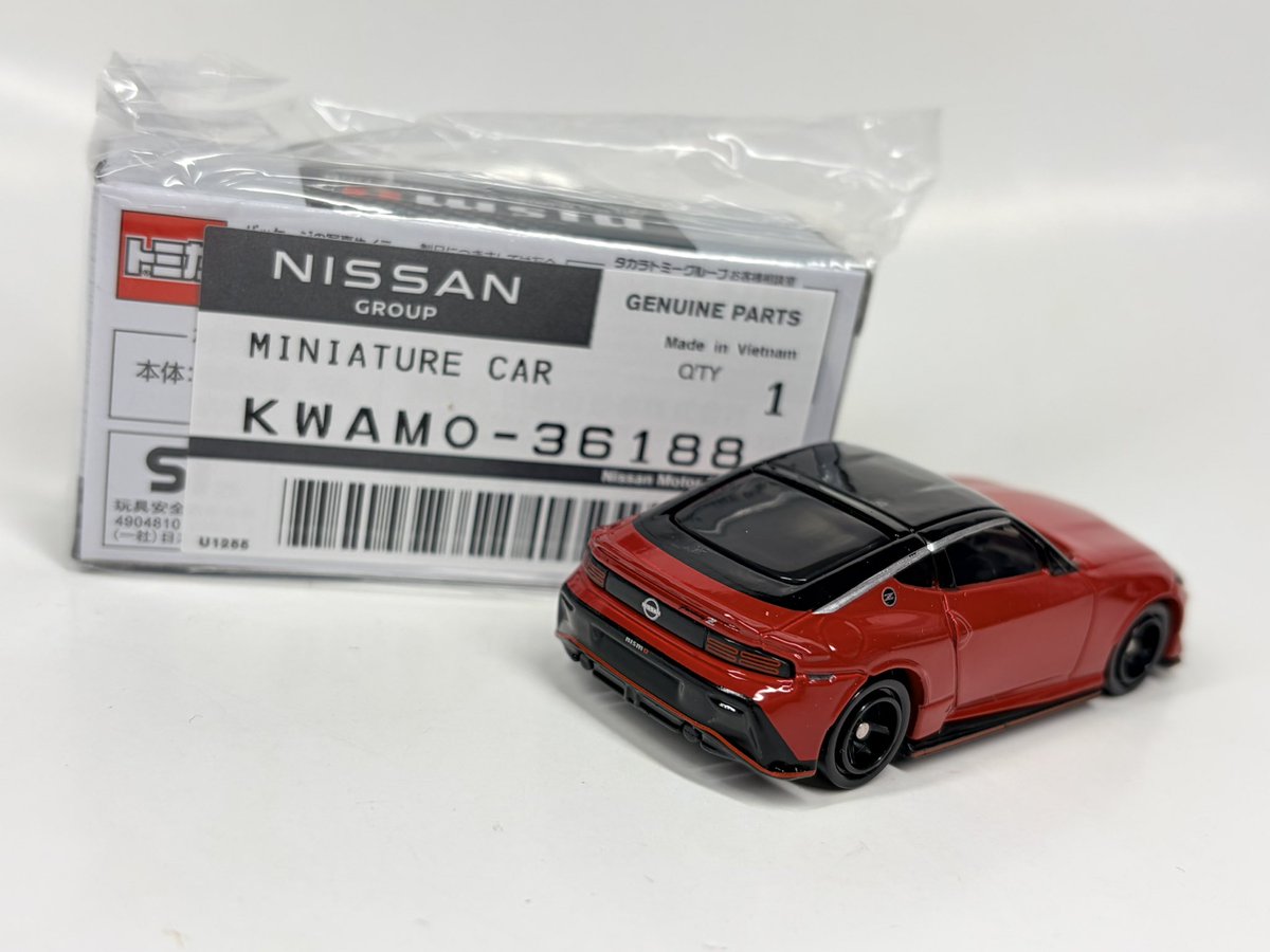 日産自動車 特注 トミカ 日産 フェアレディZ NISMO バイブラントレッド