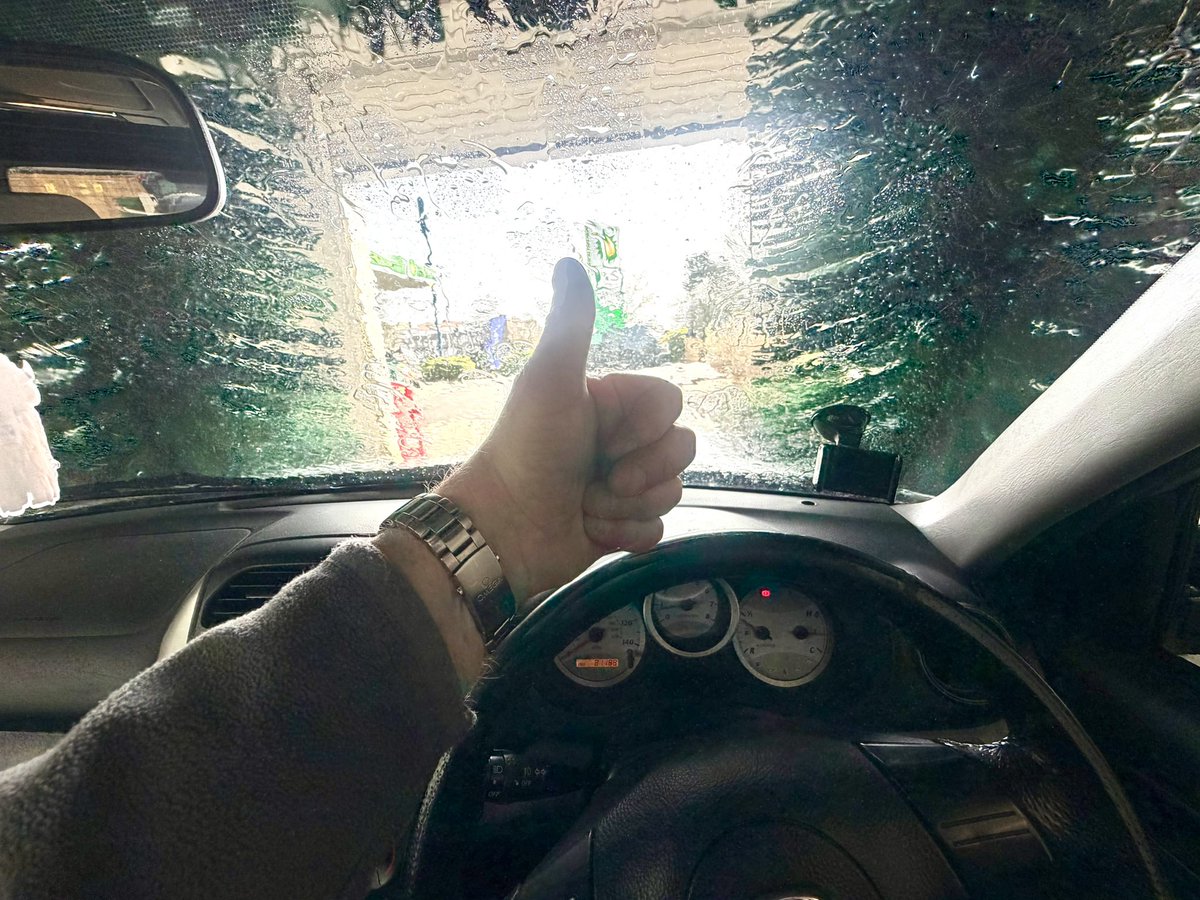 Rob Debenham tweet media