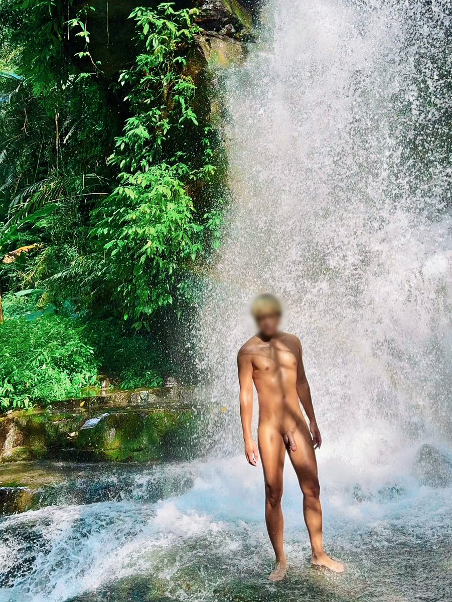 裸行自然 tweet media