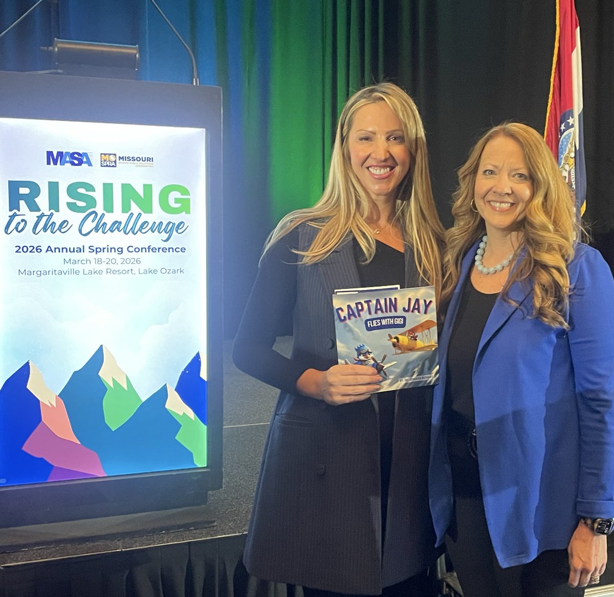 DrJKephart's tweet photo. Inspired by the MASA keynote from Amelia Rose Earhart βοΈ. Her passion for increasing opportunities for girls and women in aviation is powerful.
Loved sharing a little @captainjaybooks connection with her β leadership and dreams taking flight. πβοΈ #captainjaybooks https://t.co/426uBsrk1n