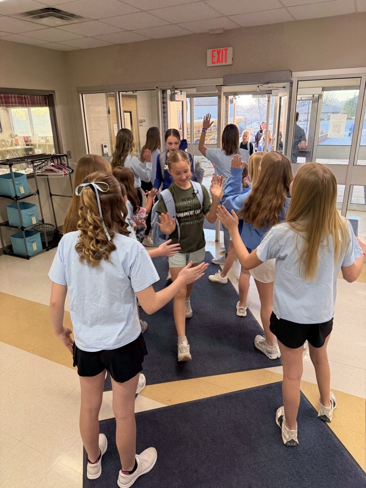 ๐
๐ซ๐๐๐ฆ๐๐ง ๐
๐๐ฅ๐๐จ๐ง๐ฌ tweet media