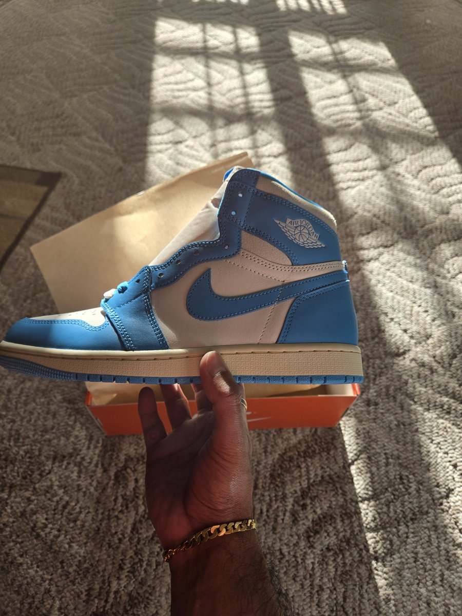 Sneakers🔥 tweet media