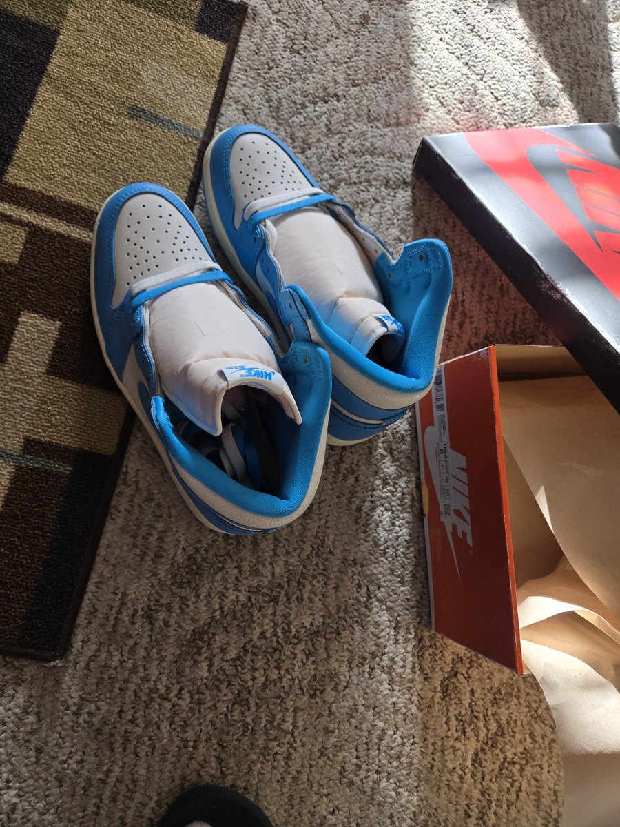 Sneakers🔥 tweet media
