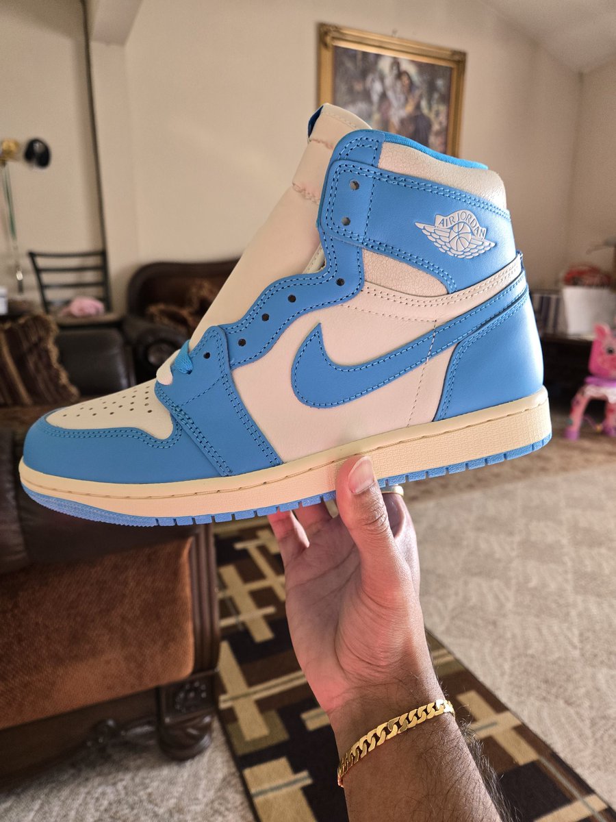 Sneakers🔥 tweet media