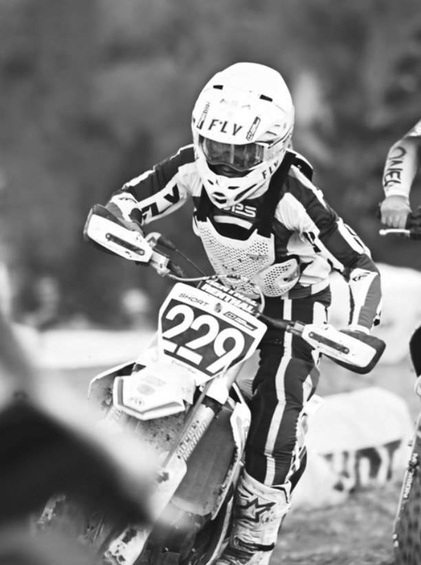 coachseiji's tweet image. Overthinking is killing your riding.

If you’re trying to process everything while you ride, you’re already behind.

Execution comes from trained habits—not constant thinking.

#motocross #mxtraining #dirtbike #racing #performance #mentaltraining