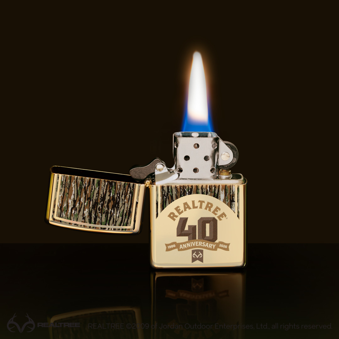 Zippo's tweet image. Four Decades. Countless Adventures 🌲🔥 Celebrate 40 years of @Realtree with this classic Champagne lighter honoring the original pattern launched in 1986. 

Claim Yours Now 👉 brnw.ch/21x0UfV

#Zippo #Realtree #MadeInUSA
