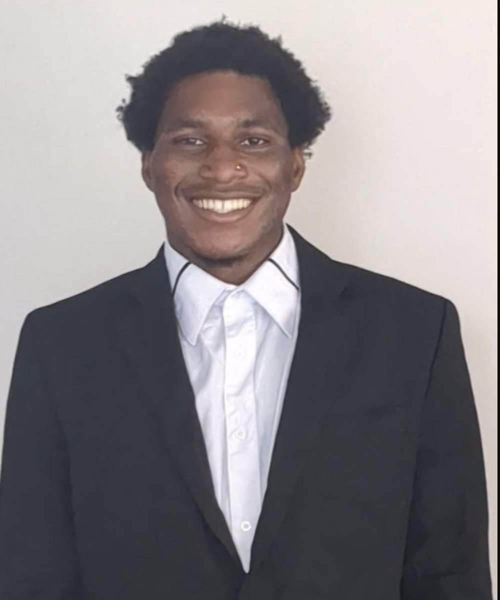 Unigo Scholarships tweet media