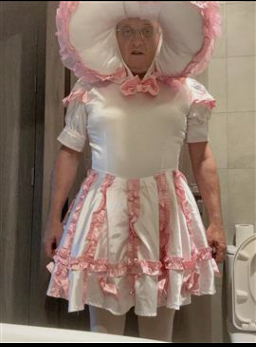nylonfeetqueen2025 tweet media