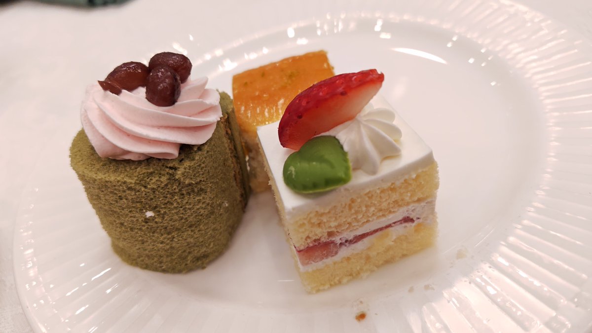 ビュッフェスタイルでとても美味しかった😋✨