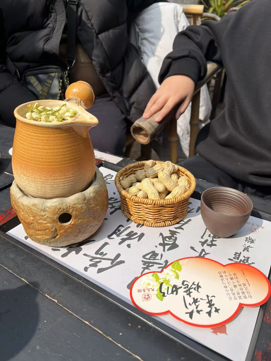 Elizabeth Burroughs tweet media