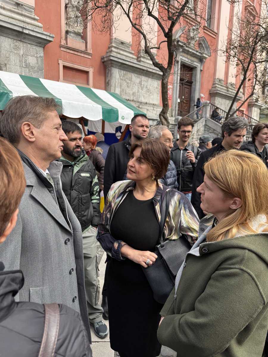 Vula Tsetsi tweet media