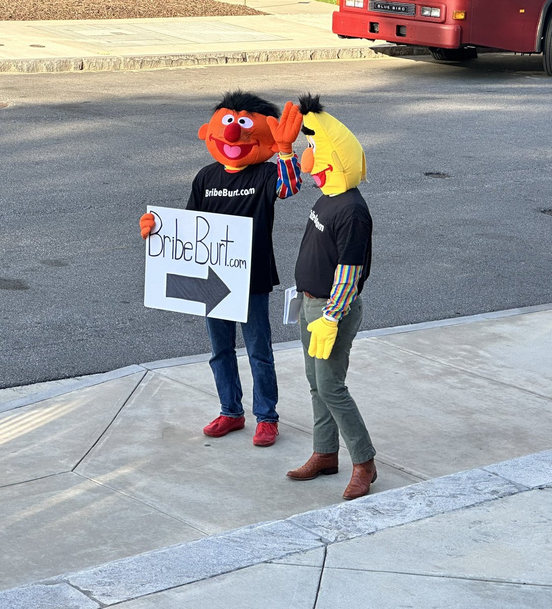 Greg Bluestein tweet media