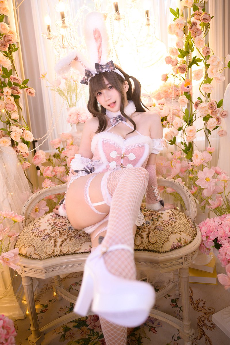 DollyDew デュー tweet media