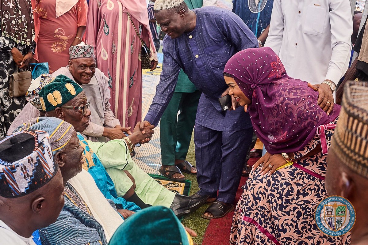 Ebi Bright tweet media