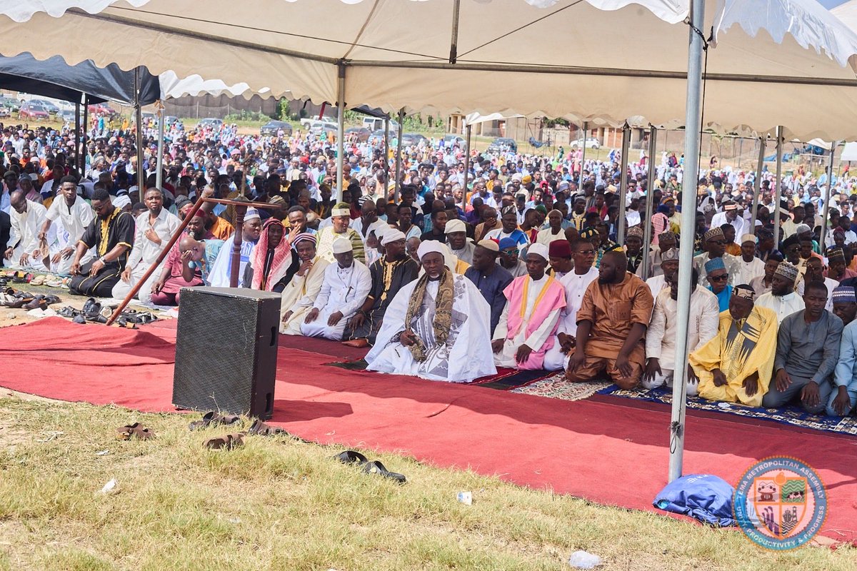 Ebi Bright tweet media