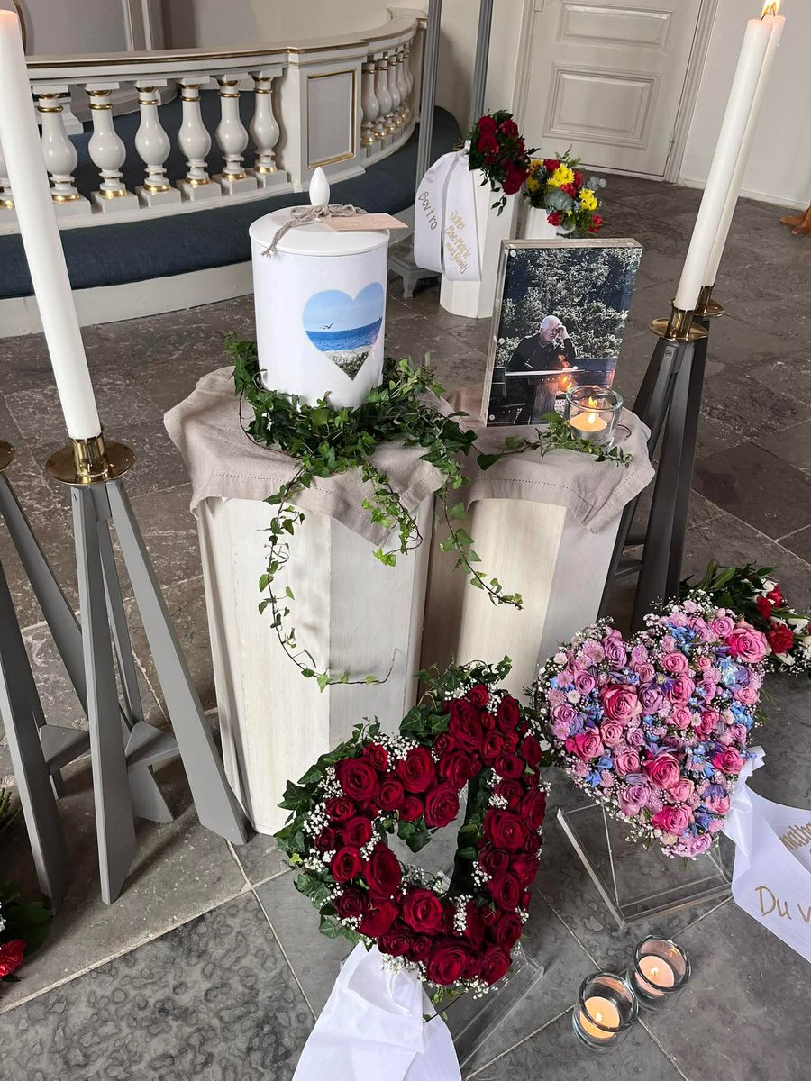 Emma Louise. 🌸 tweet media