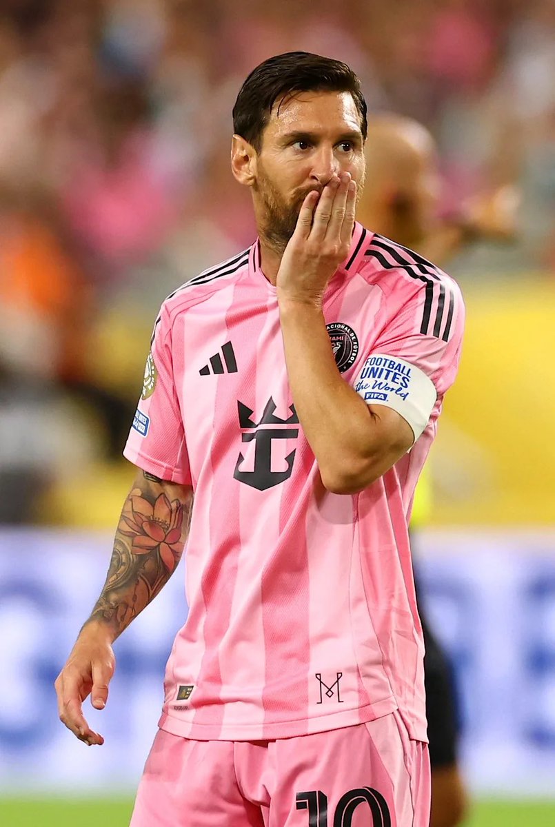 ❌🇲🇽 SIN CRISTIANO Y SIN MESSI

😔 México se quedó sin la posibilidad de que Cristiano (Amistoso) y Messi (Concachampions) jugaran en el Estadio Azteca y en TAN SOLO 3 DÍAS. 

#Cristiano #Messi #Portugal