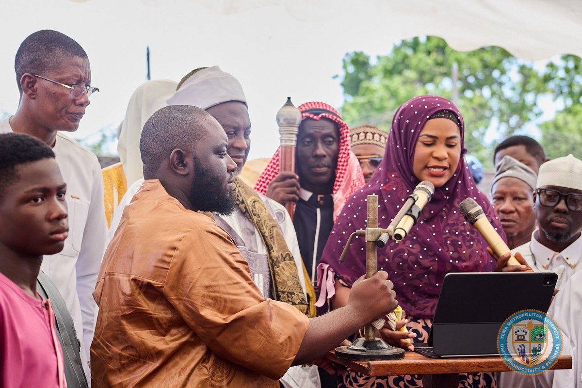 Ebi Bright tweet media