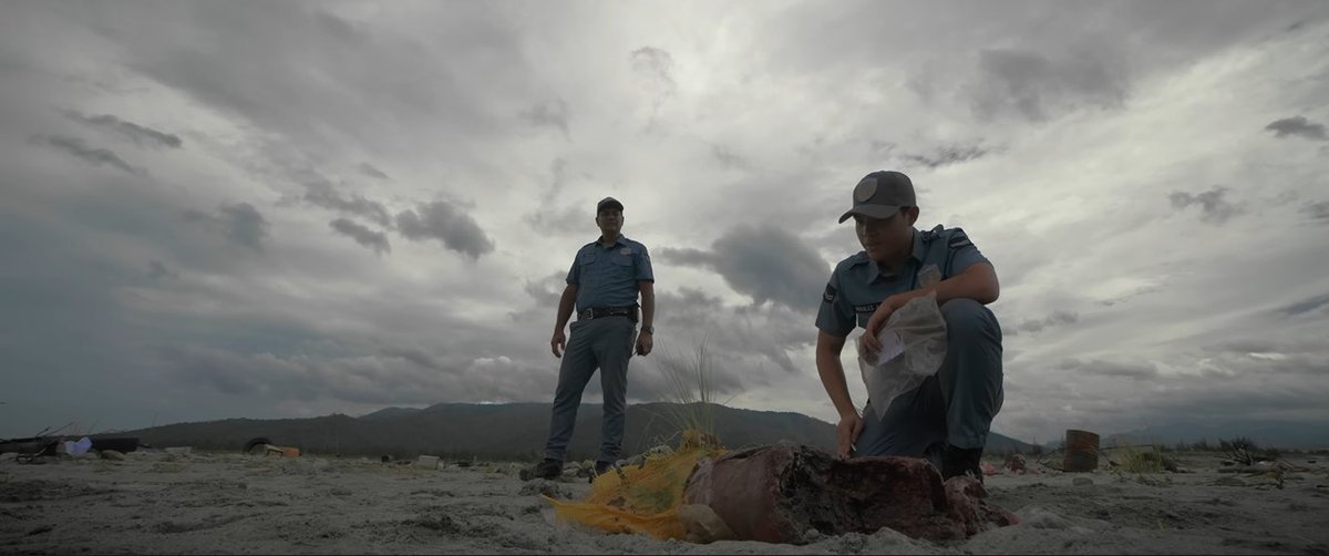 chollibee's tweet photo. Salvageland (2025): The premise, the performances, the sets, even the way scenes are lit are shot tell how "Salvageland" is just a few levels away from being a Vivamax film. It may have been pulled from the same material pool. https://t.co/DcraxUOYJm