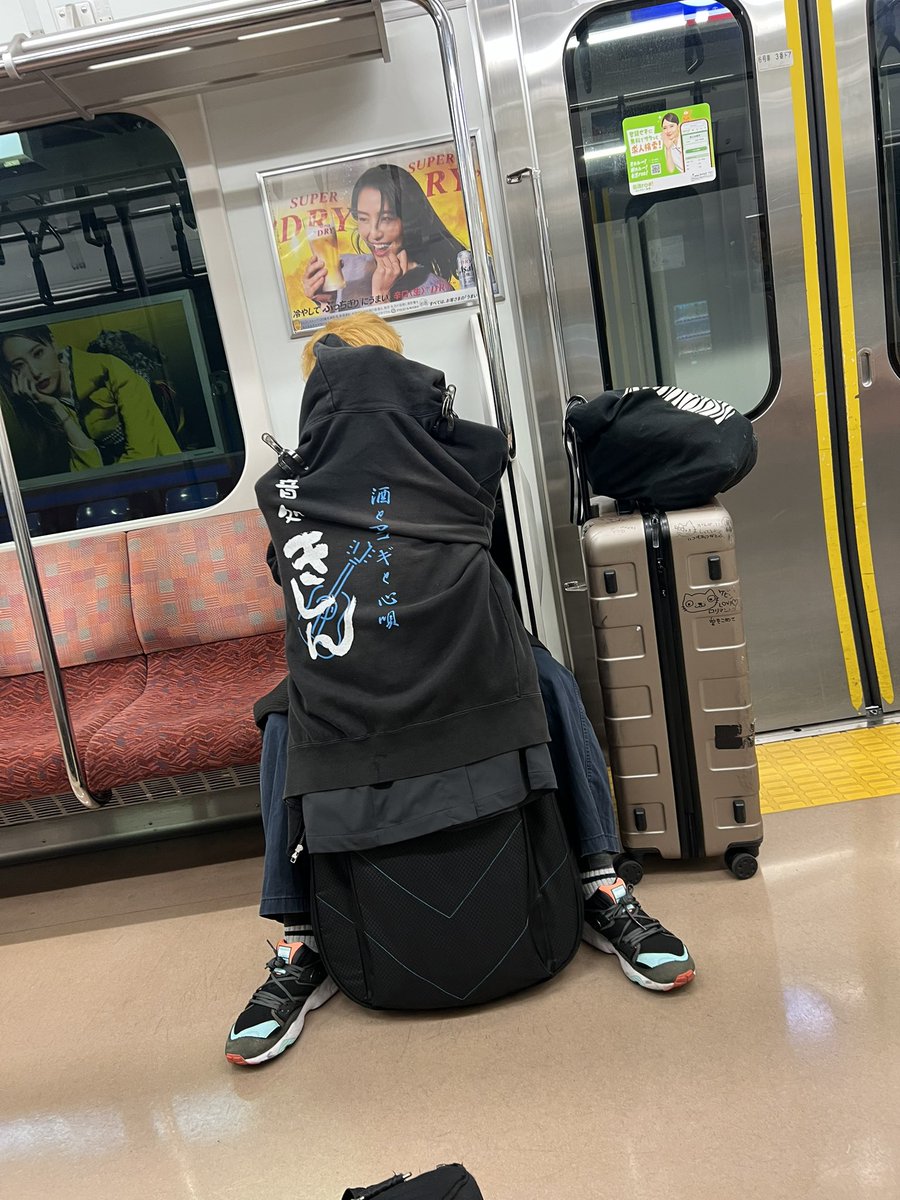 浜小路ヨハン tweet media