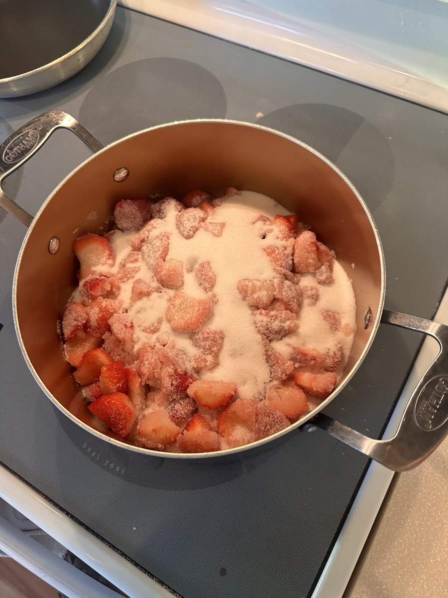 CR Volcano tweet media