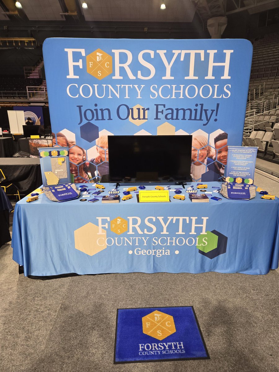 FCSchoolsGA_HR's tweet photo. Back in Boone again and super excited to meet the newest crop of quality educators produced by the @AppstateRCOE on the campus of @appstate. We will never not enjoy these visits @FCSchoolsGA #whereisdrbrown #comeworkinFCS #ontheroadagain
#joinourfamily https://t.co/mVQlgXfWDD