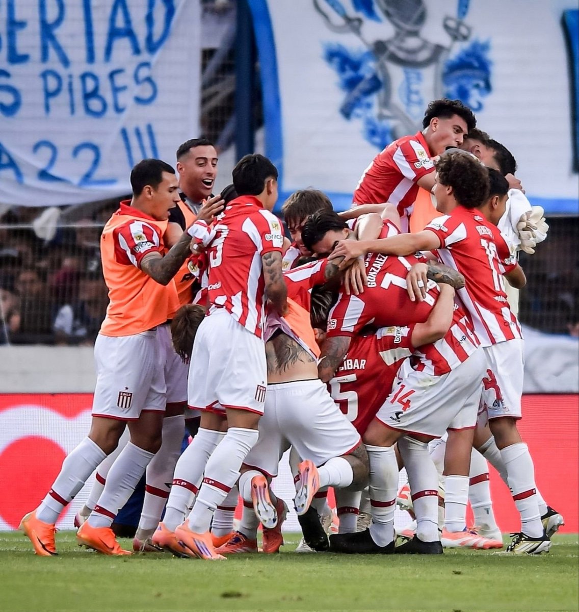 1 a 0 y campeón tweet media