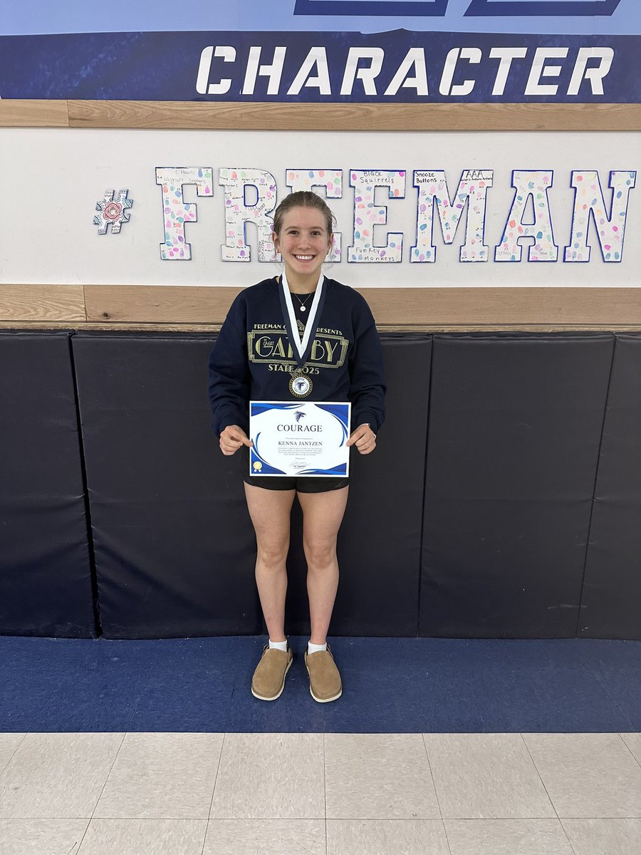 𝐅𝐫𝐞𝐞𝐦𝐚𝐧 𝐅𝐚𝐥𝐜𝐨𝐧𝐬 tweet media