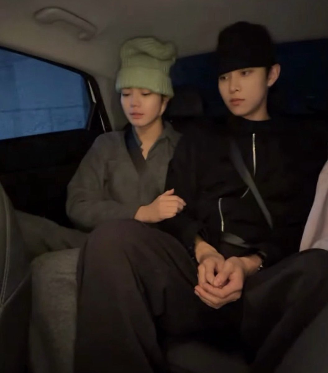 jet 🚬 tweet media