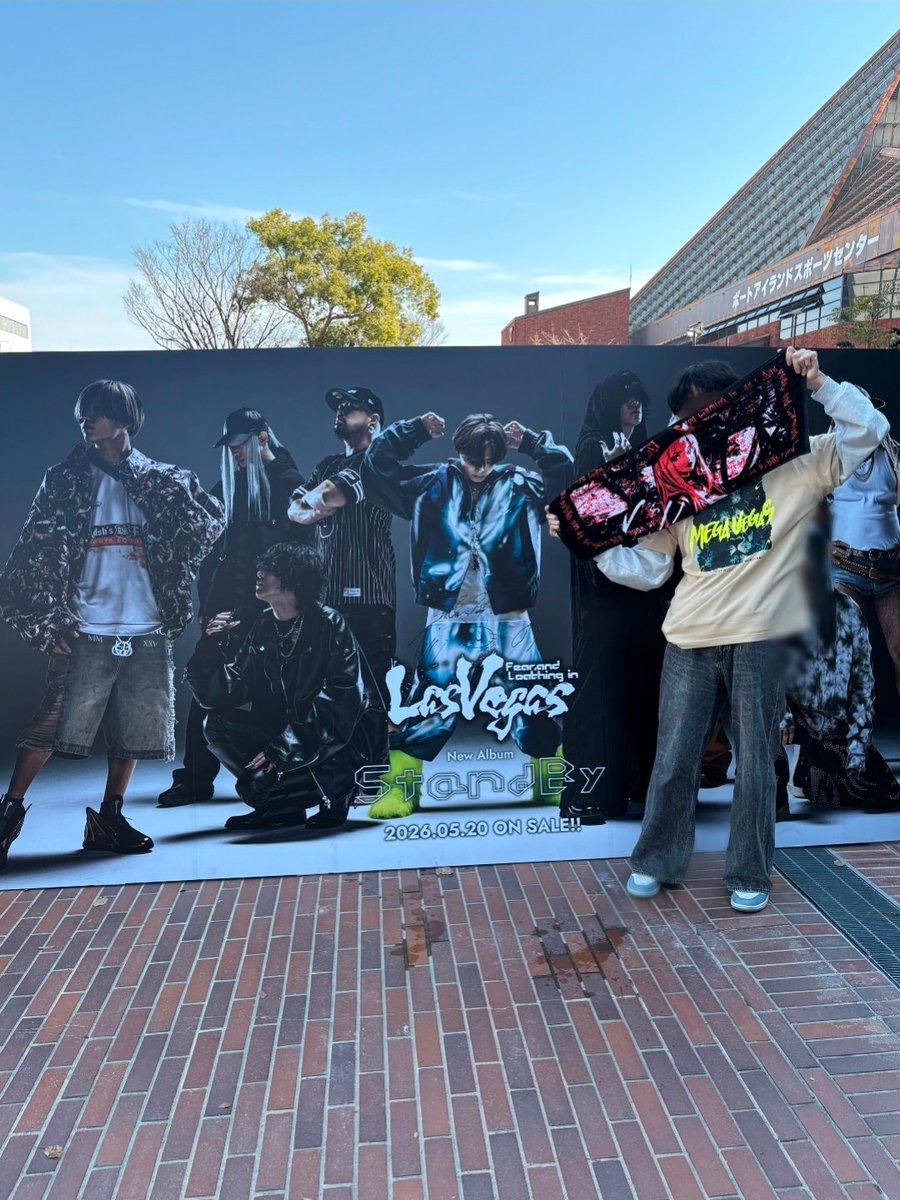 kobawani's tweet photo. タオル落として行方不明になったりしたけどメガベガス楽しかった
あと何気にダイブモッシュ初 https://t.co/NtviqMl6yi