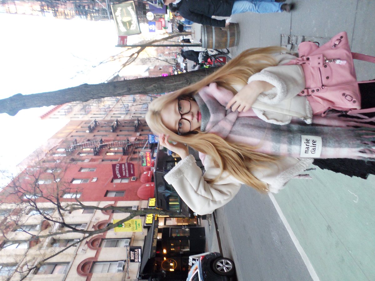 비니.. tweet media