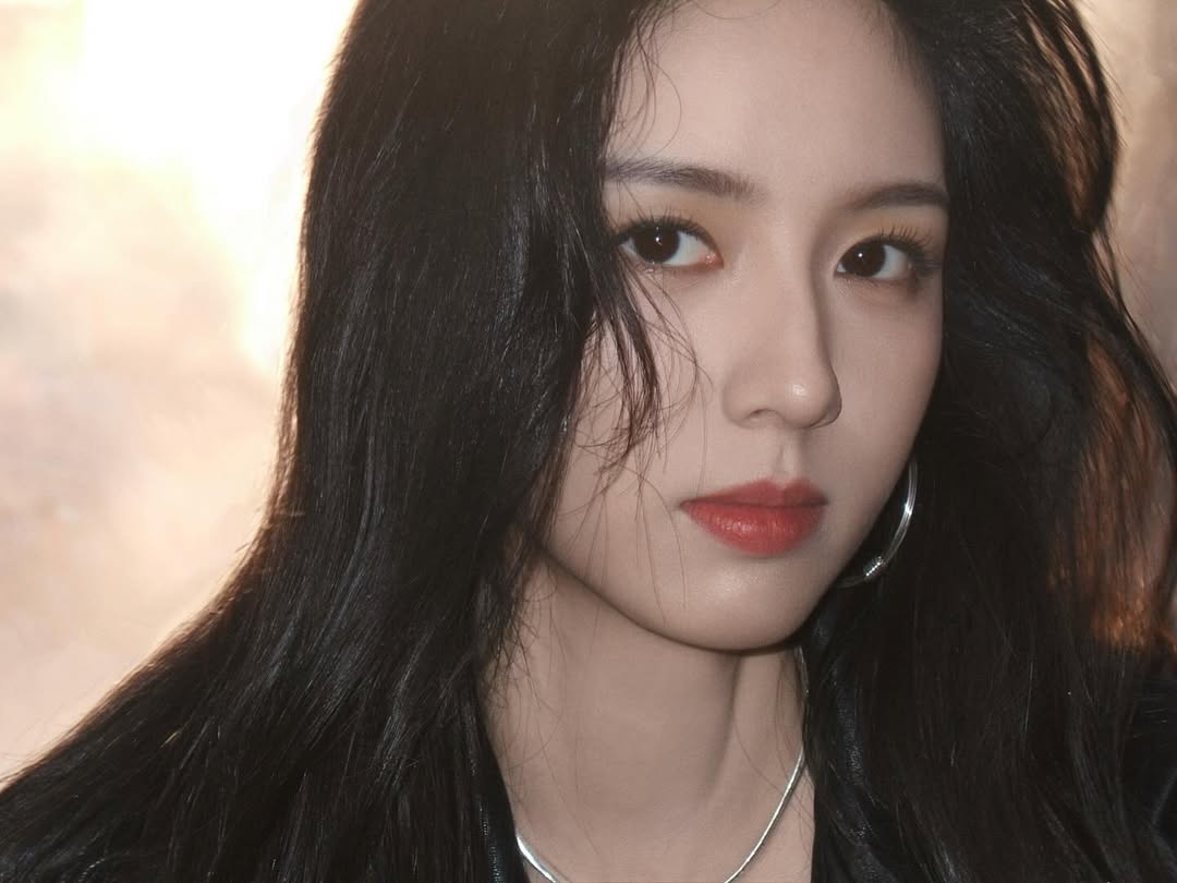 Yezi by the sea tweet media