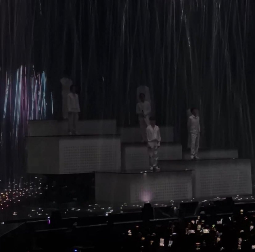 TDS4 in Bangkok            Tds4 finale in Korea 

ผมมีน้ามตากับสิ่งนี้มากๆขอบคุณน้องดรีมมากๆที่ไม่ทิ้งดรีมเส้นในวันนั้น ขอบคุณจากใจจริงๆ ขอบคุณที่ทำให้มีภาพจำที่ดีๆเกิดขึ้นในพวกเราทั้งคู่ 
#THEDREAMSHOW4_FINALE_DAY1 #NCTDREAM_THEDREAMSHOW4_FINALE