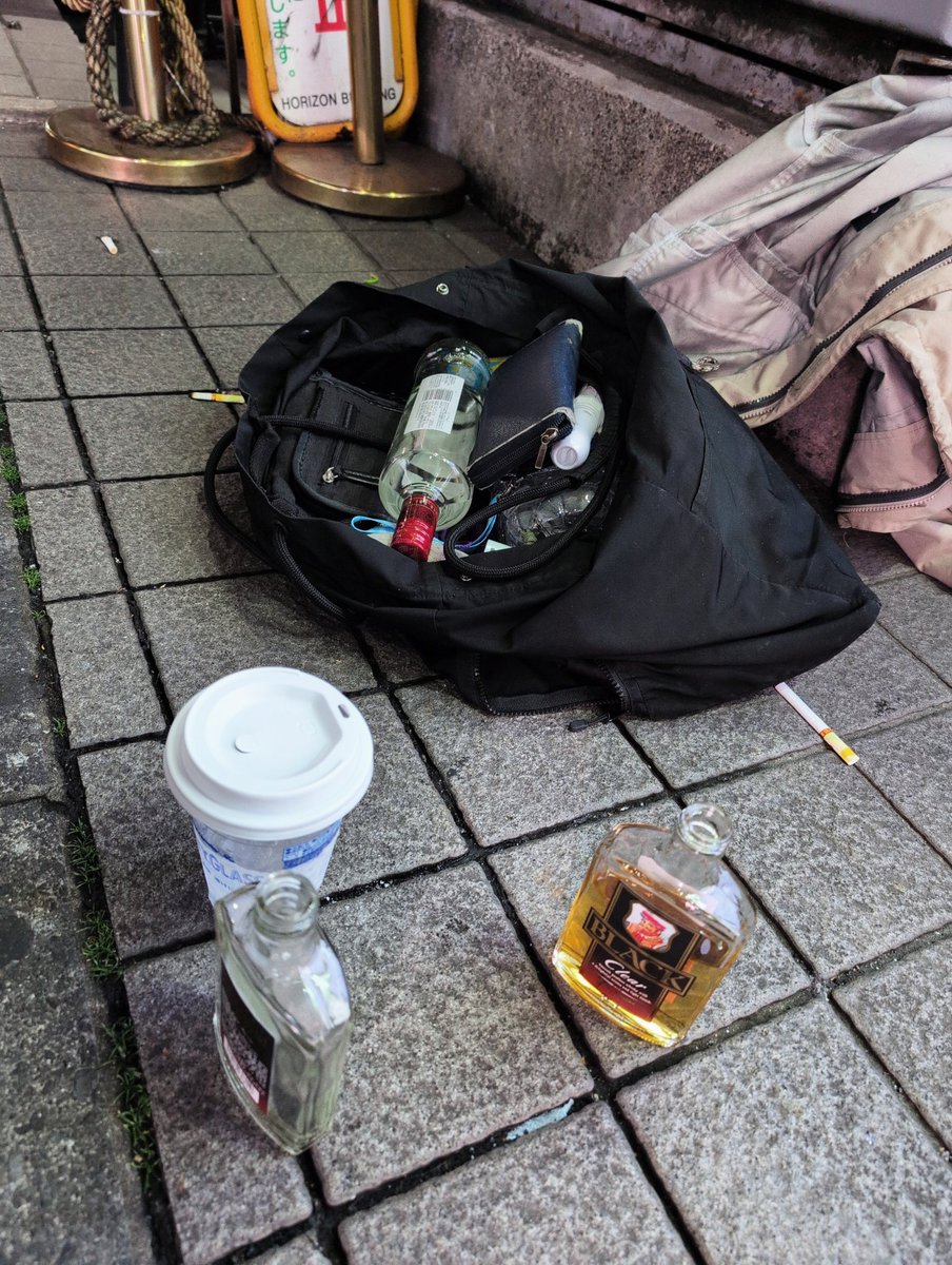 【🥺】 アイロニー tweet media