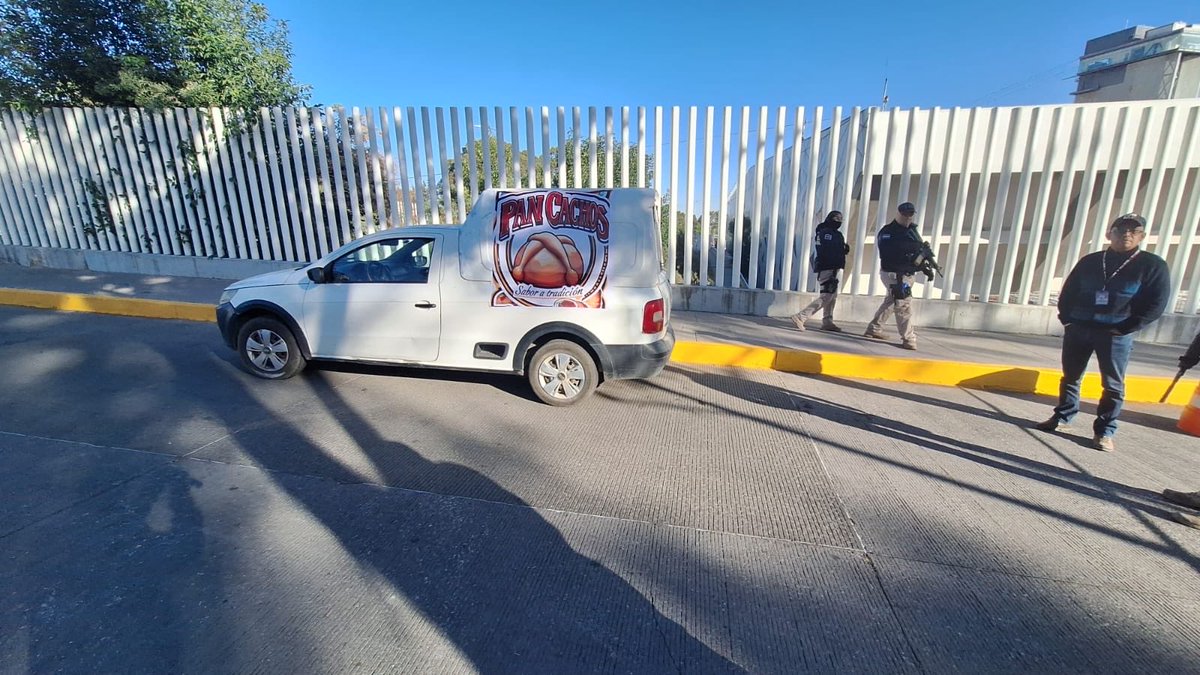 riva_leo's tweet image. #Extra #Extra la @FiscaliaPuebla logró la detención de #AxelN, presunto responsable del asesinato
De 5 personas cuyos cuerpos fueron abandonados dentro de una camioneta en las inmediaciones de las instalaciones del centro expositor de la Feria de #Puebla. @PrimeraPPuebla