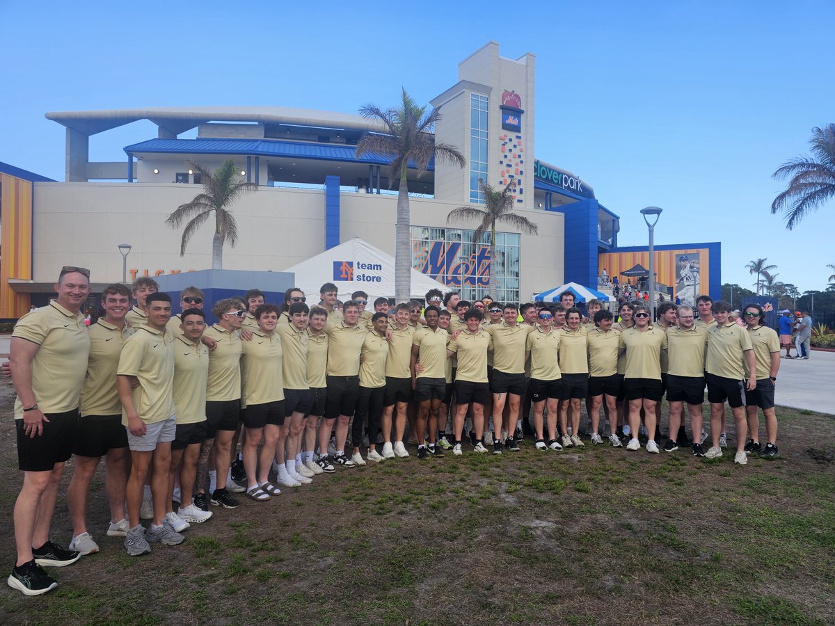 EarlhamBaseball's tweet image. Spring break trip to Fort Pierce happened last week. Great team bonding trip for the Quakers. #EarnedNotGiven