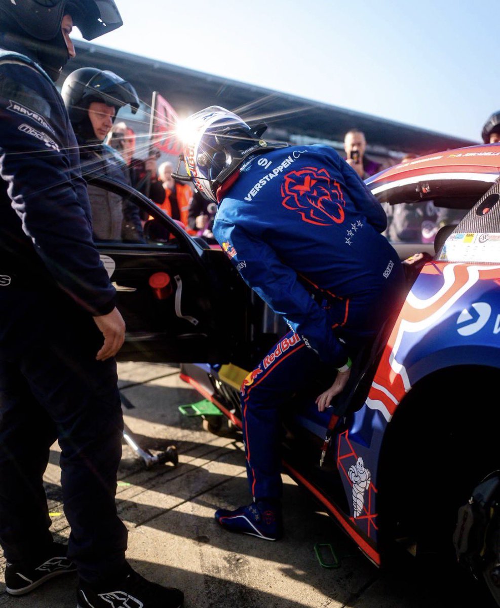 max at the nurburgring.. WOW