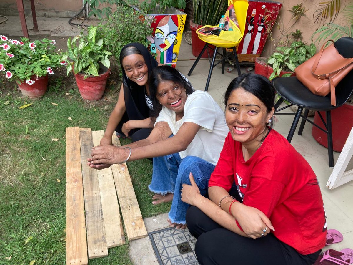 Stop Acid Attacks tweet media