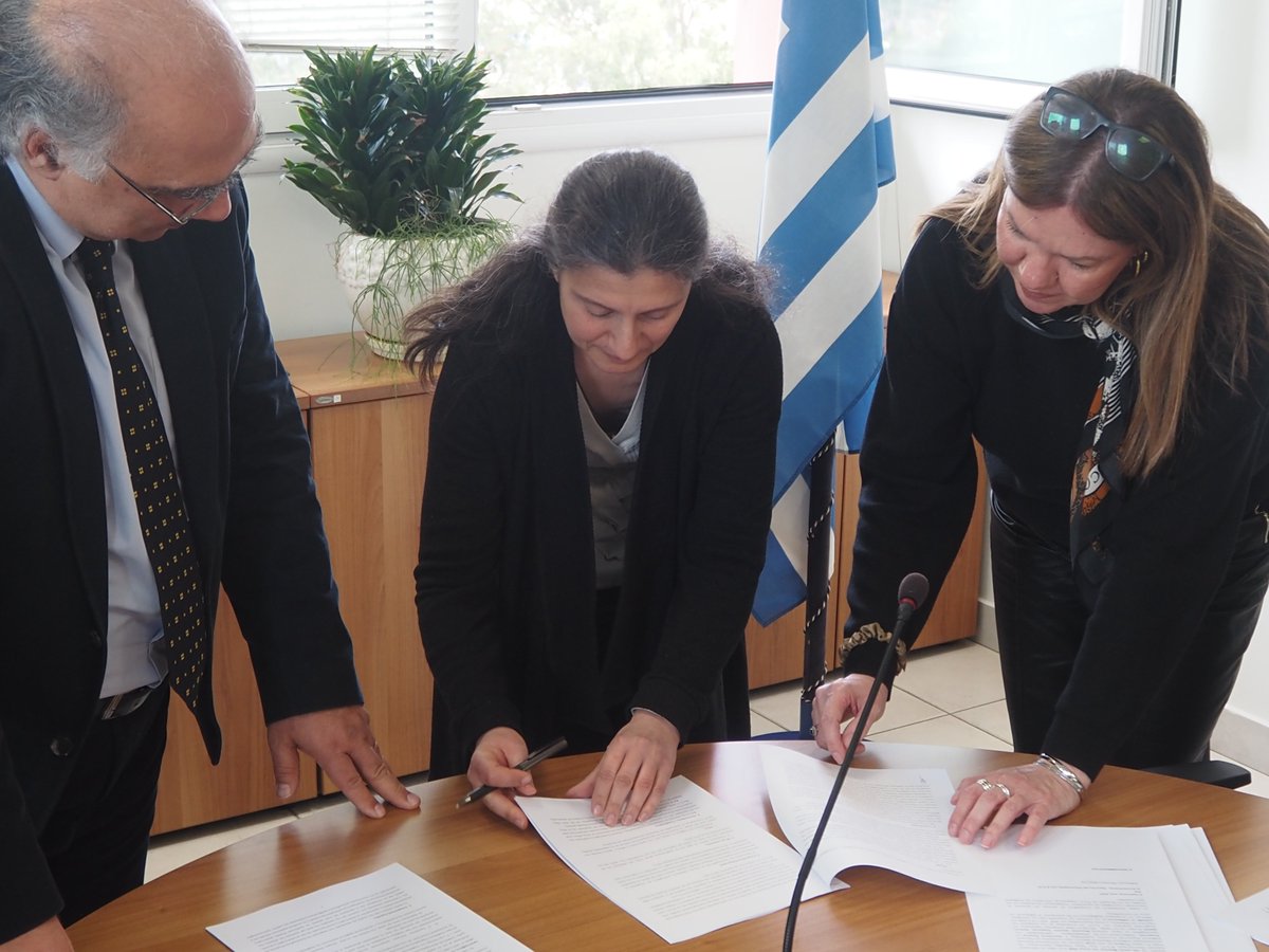 ΕΑΠ - HOU tweet media