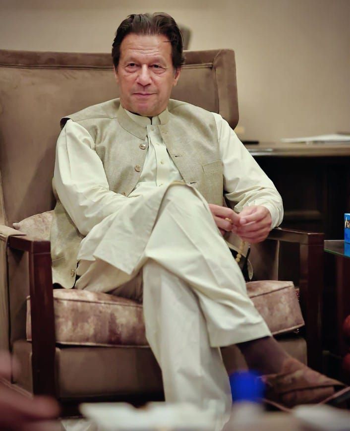 ہمارے شہر میں اعلان عید ہوگیا ہے 
تیرے نہ ہونے کا غم شدید ہو گیا ہے
 
فقط دماغ ہی رکھتا ہے خیال ہمارا 
ہمارا دل تو کسی کا مرید ہو گیا ہے