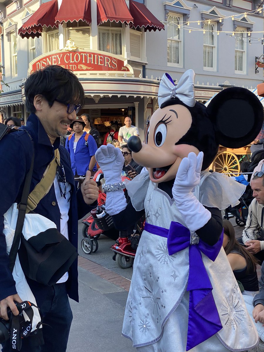 小島秀夫 (Hideo Kojima 👍🏻🐭