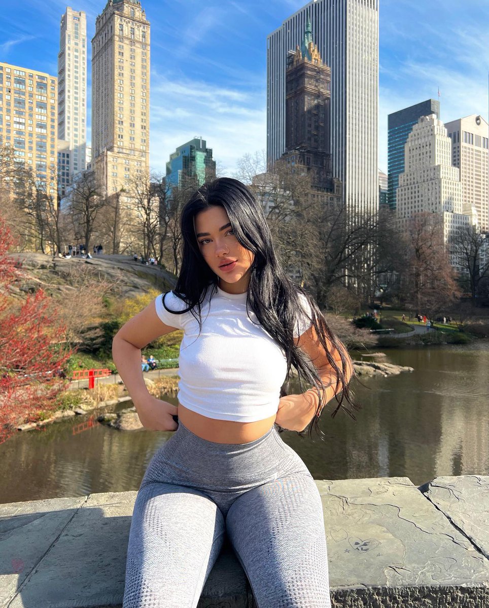 Vanessa Reinhardt tweet media