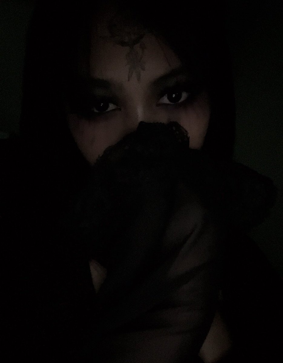 frail ✃ 🧬🧪🐂 tweet media