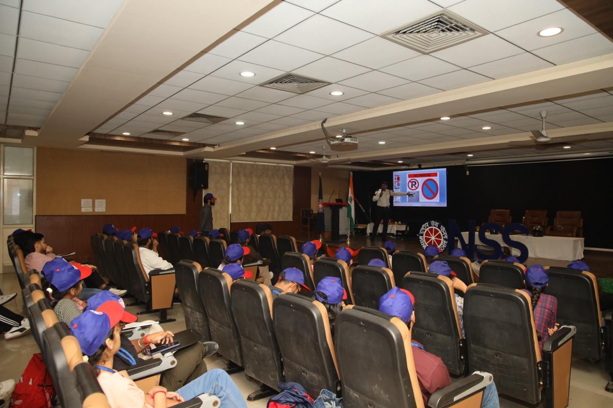 Chandigarh Traffic Police tweet media