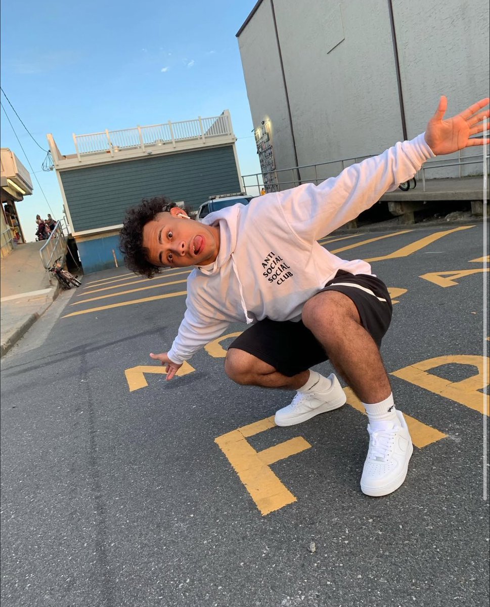 Ryan🇮🇶 tweet media