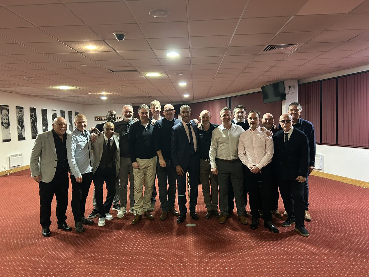 Chris Kamara tweet media