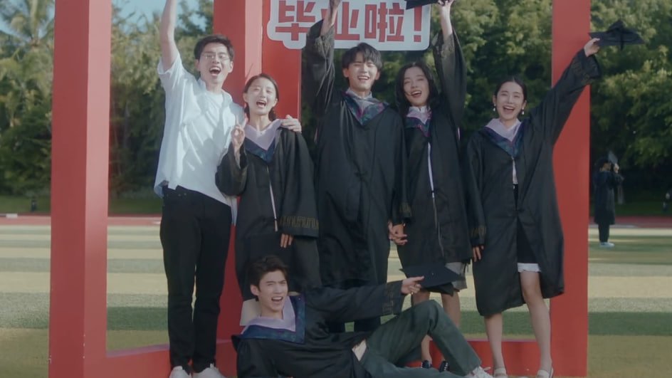 midoringed's tweet photo. “no one is favored by the light. we all have to learn to walk out of the darkness and search for the light ourselves.”
finally finished #YouAreDesire. always loved school romance dramas 😩. so happy to finally see zhuang dafei and zhou yiran’s chemistry here 💛 https://t.co/lMH1Zzya3t