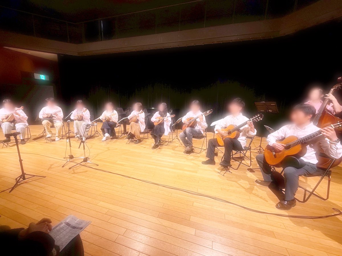 Ritter_mand's tweet photo. 倉敷音楽祭　町並みコンサート無事終了しました。みんなでワイワイと楽しく演奏することができました。
打ち上げは今年も美観地区のアフタヌーンティー🫖おしゃれすぎて食べ方に戸惑うメンバーたち。
演奏を聴きに来てくださった方々ありがとうございました😊
また来年も頑張ります！ https://t.co/3QHqBgBC0T