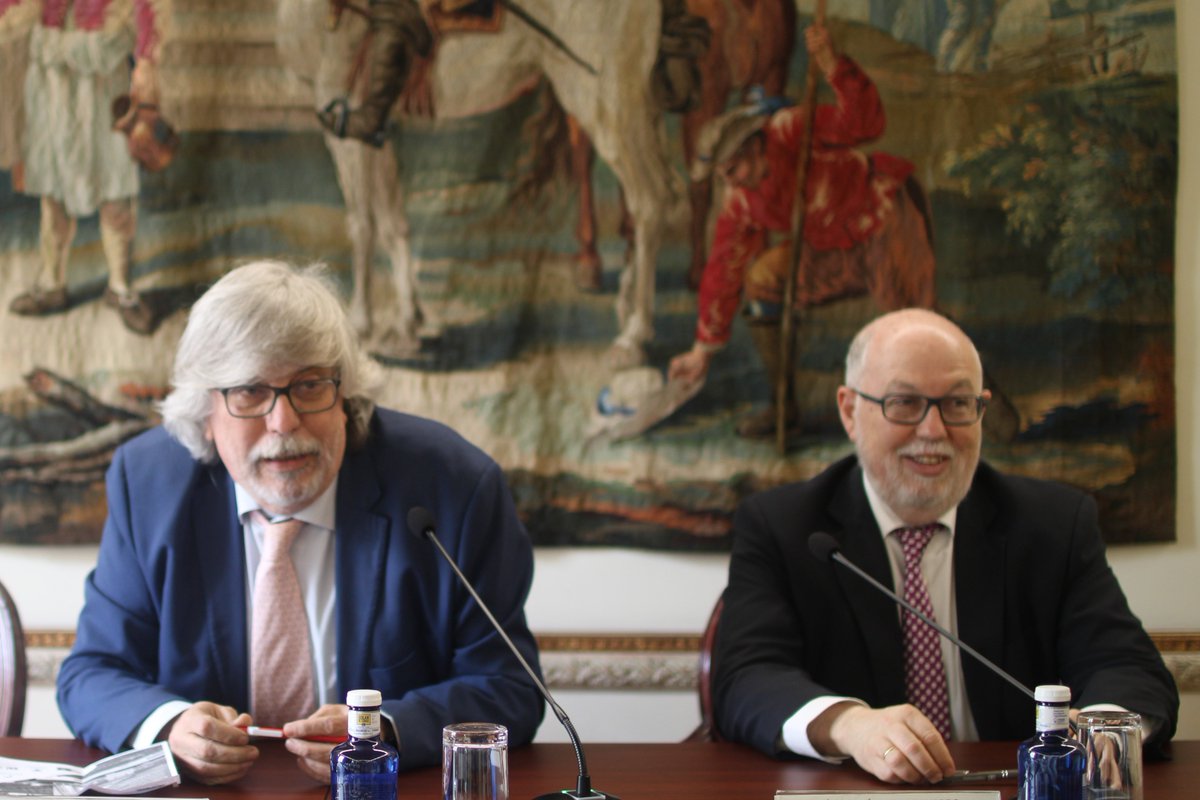 Centro de Estudios Políticos y Constitucionales tweet media