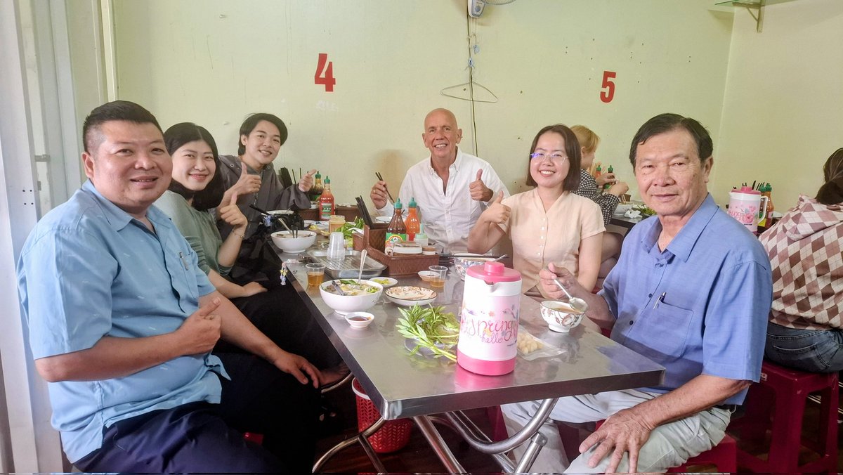 Eric van 't Hoff tweet media